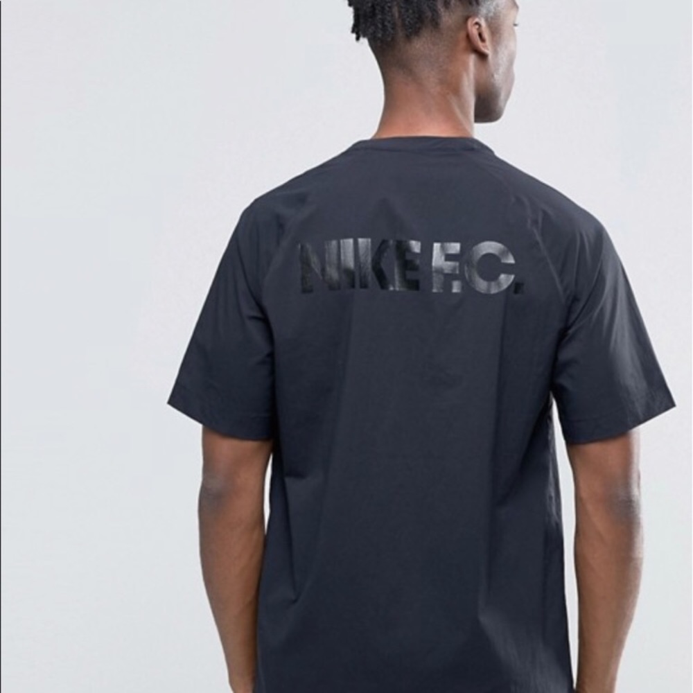 NWT NIKE FC-T Shirt XL