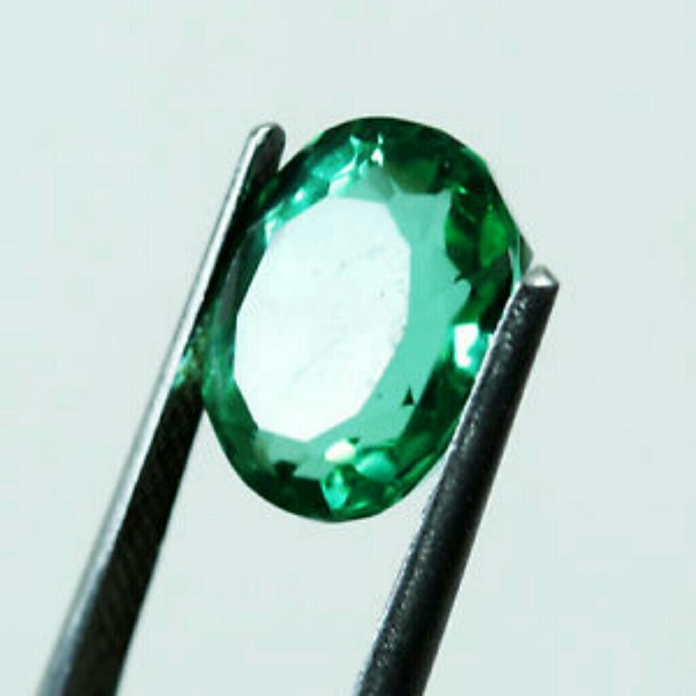 6.85 Ct  Oval Cut  Colombian Emerald Natural Gem