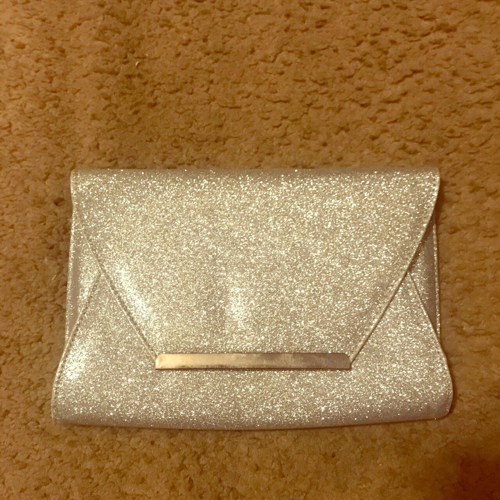Silver sparkly clutch