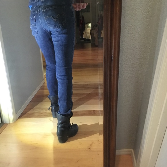 Basic Levi's - Picture 3 of 4