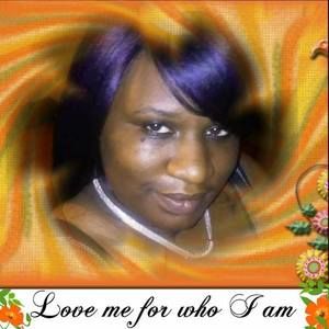 Meet your Posher, Monique