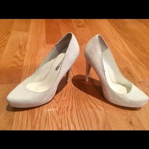 White heels - BCBG