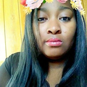 Meet your Posher, Roxanne