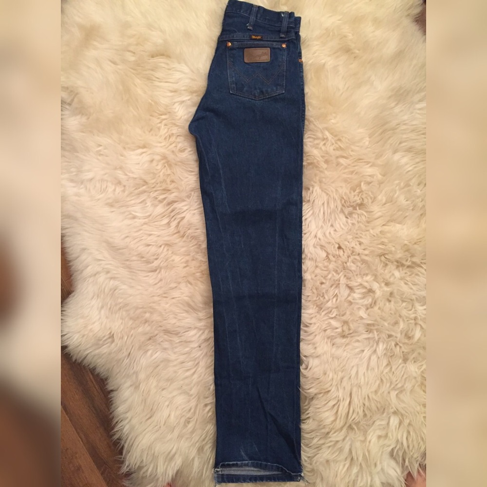 Women’s Wrangler High-Waisted Straight Leg Jean