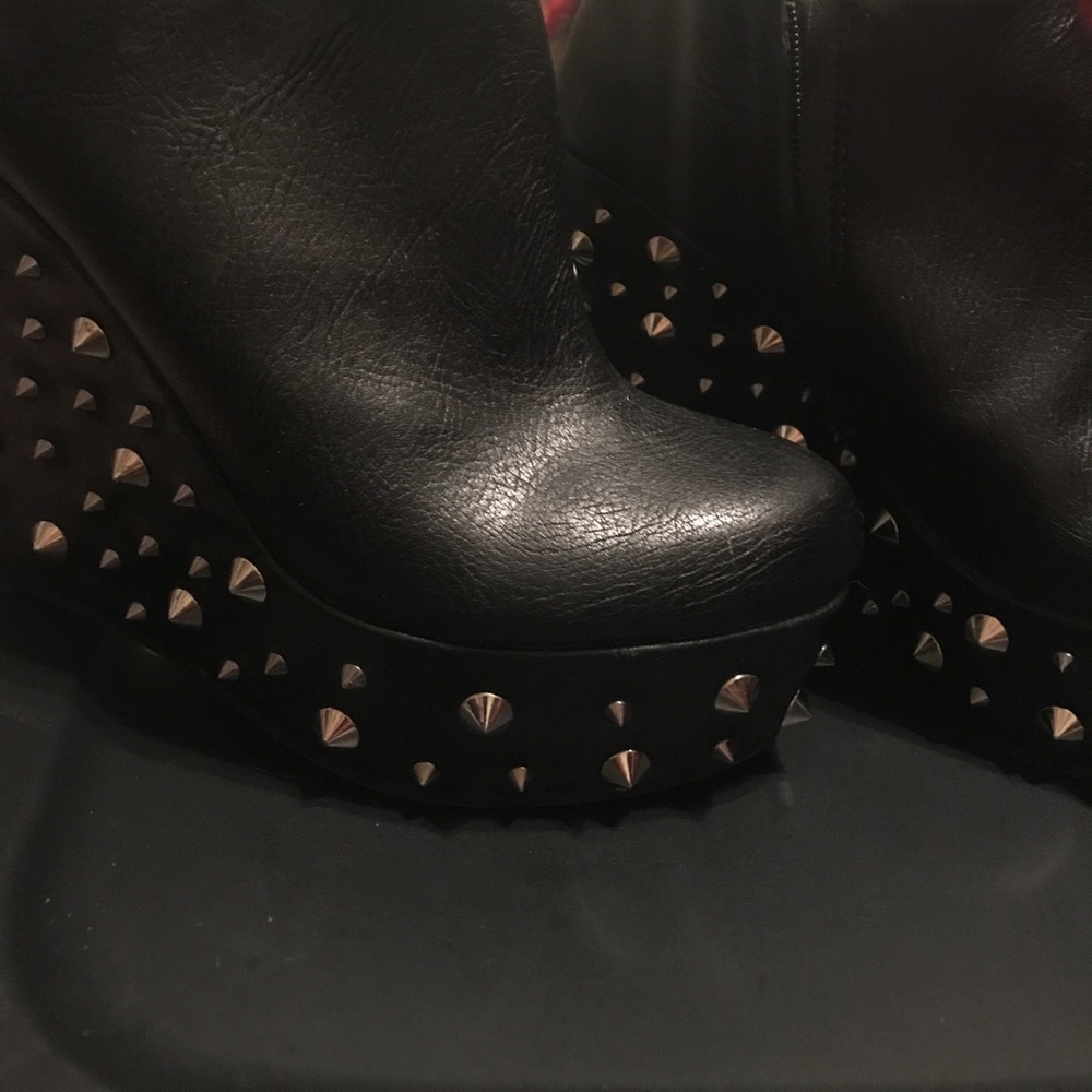 Studded boot