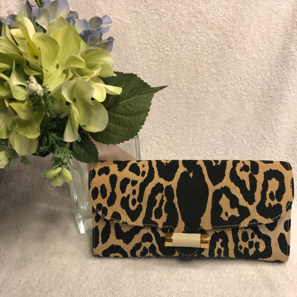 Yves Saint Laurent leopard print linen bag!