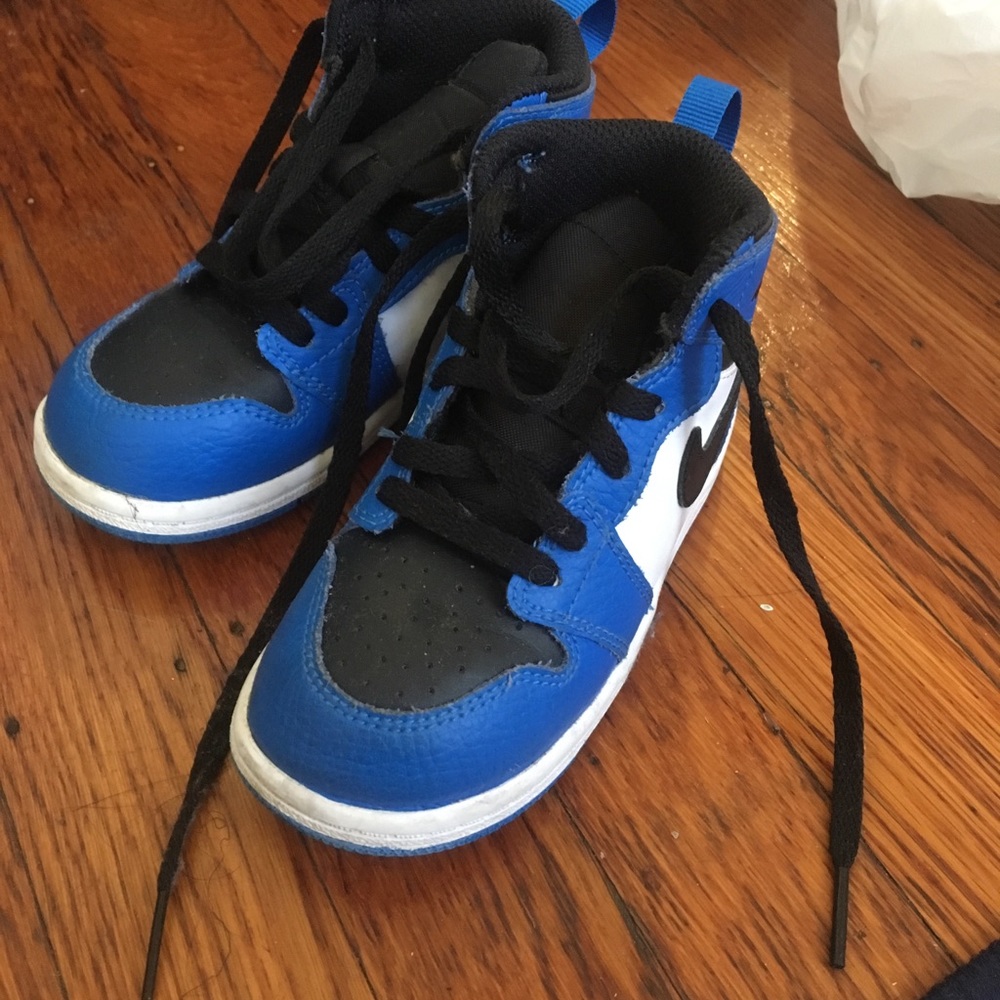 Size 8c Jordan 1’s