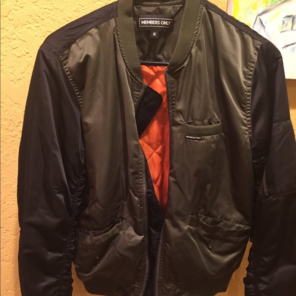 Silky Members Only zip-up jacket! Worn once!