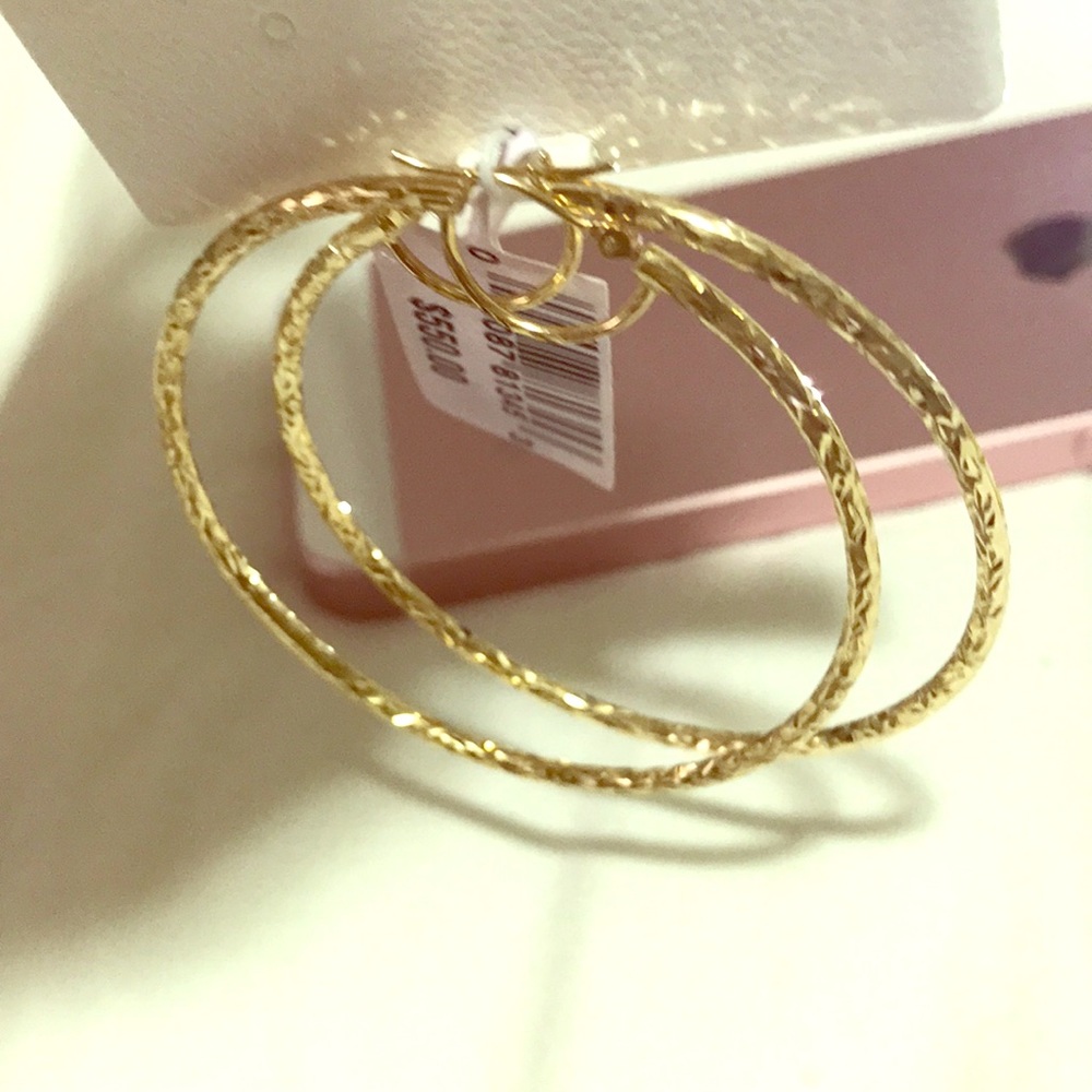 14k Diamond cut earrings. 🅿️🅿️ Free shipping!