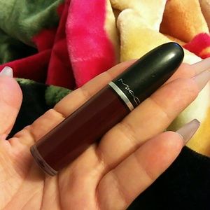 M.A.C , Matte lip gloss (color: High Drama)