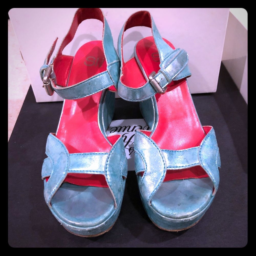 Sergio Rossi 37 pltfrm wedge sandal metallic aqua