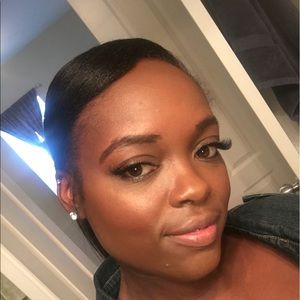 Meet your Posher, Nicole