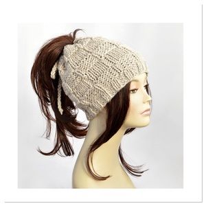 Boutique Accessories - Winter Knit Ponytail Beanie Boutique Accessories - Winter Knit Ponytail Beanie