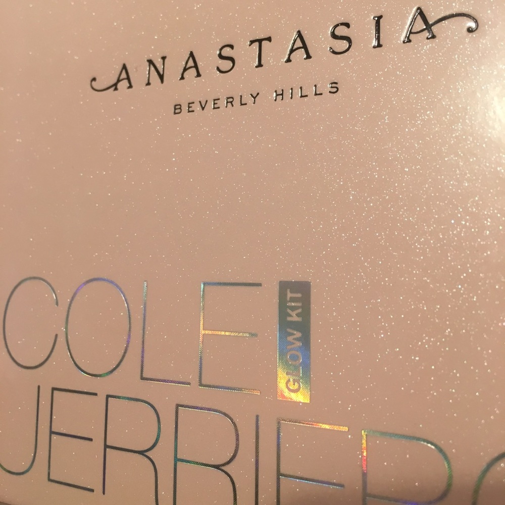 ABH nicole guerriero glow kit