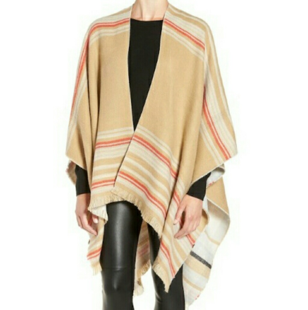 Nordstrom Cape (Reversible) - Picture 3 of 4