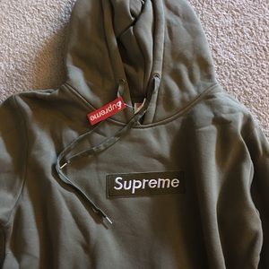 Supreme sweatshirt!