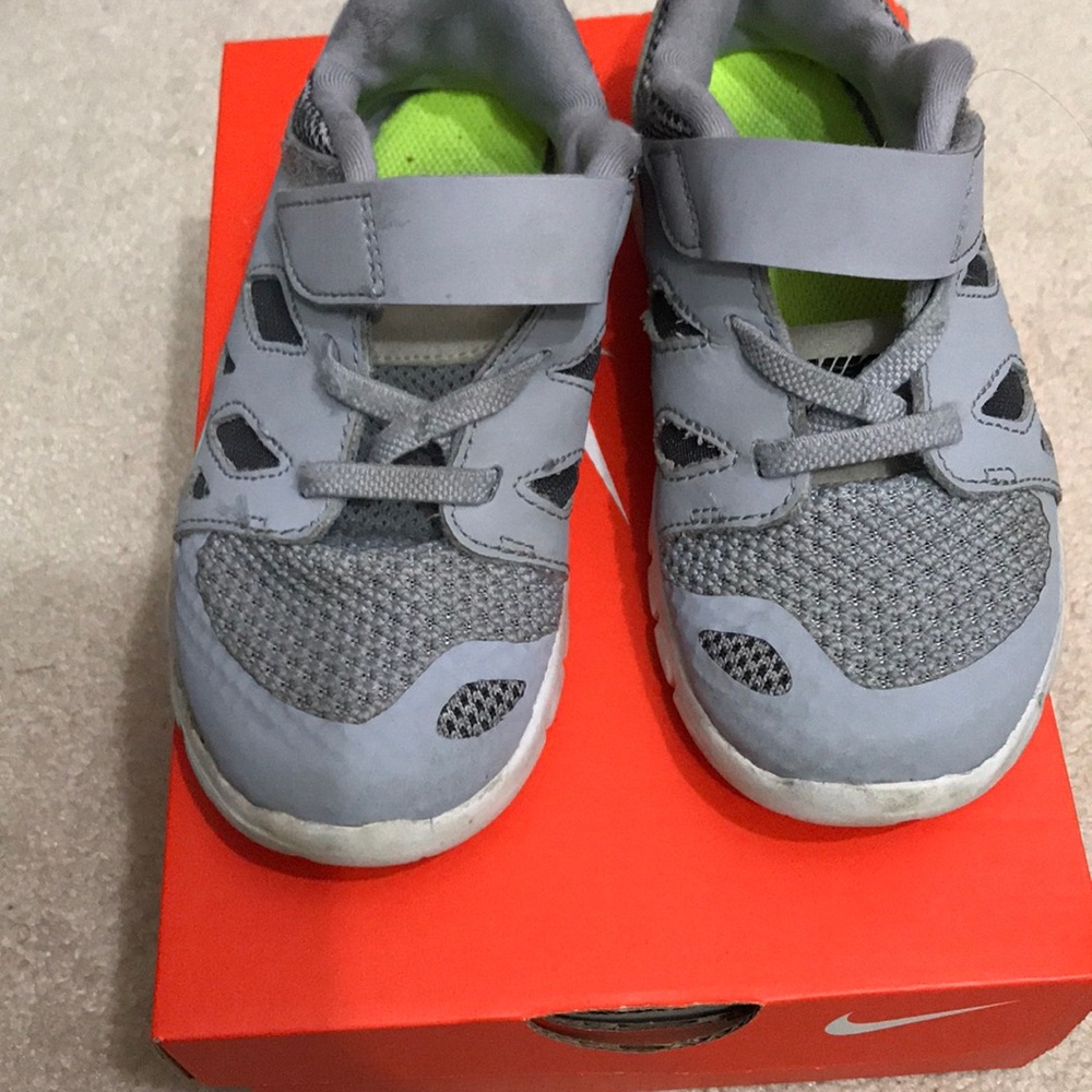 Nike free kids sneakers