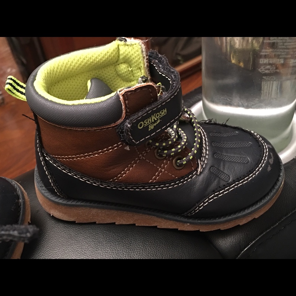 Osh'Kosh toddler duck boots