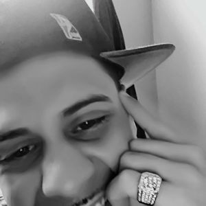 Meet your Posher, Carlos