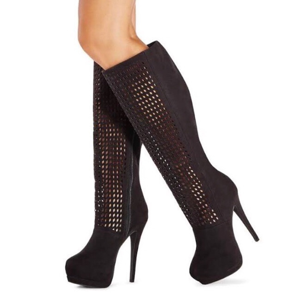 LUXE by JUSTFAB Odetta black platform boots