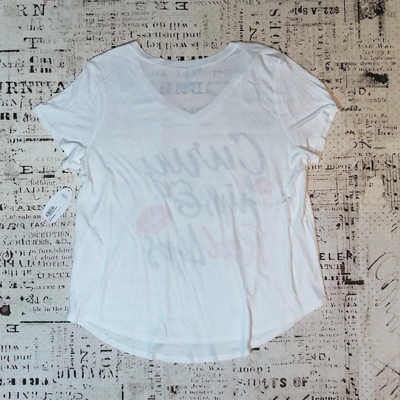 Boutique + White Graphic Tee Plus Size 2X - Picture 3 of 4