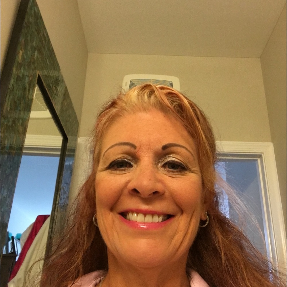 Meet your Posher, Debbie