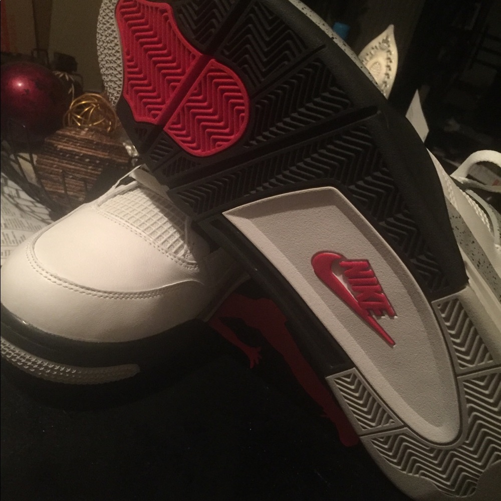 Retro Jordan White Cement 4’s