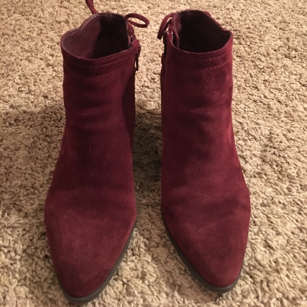 Vince Camuto bootie 6.5