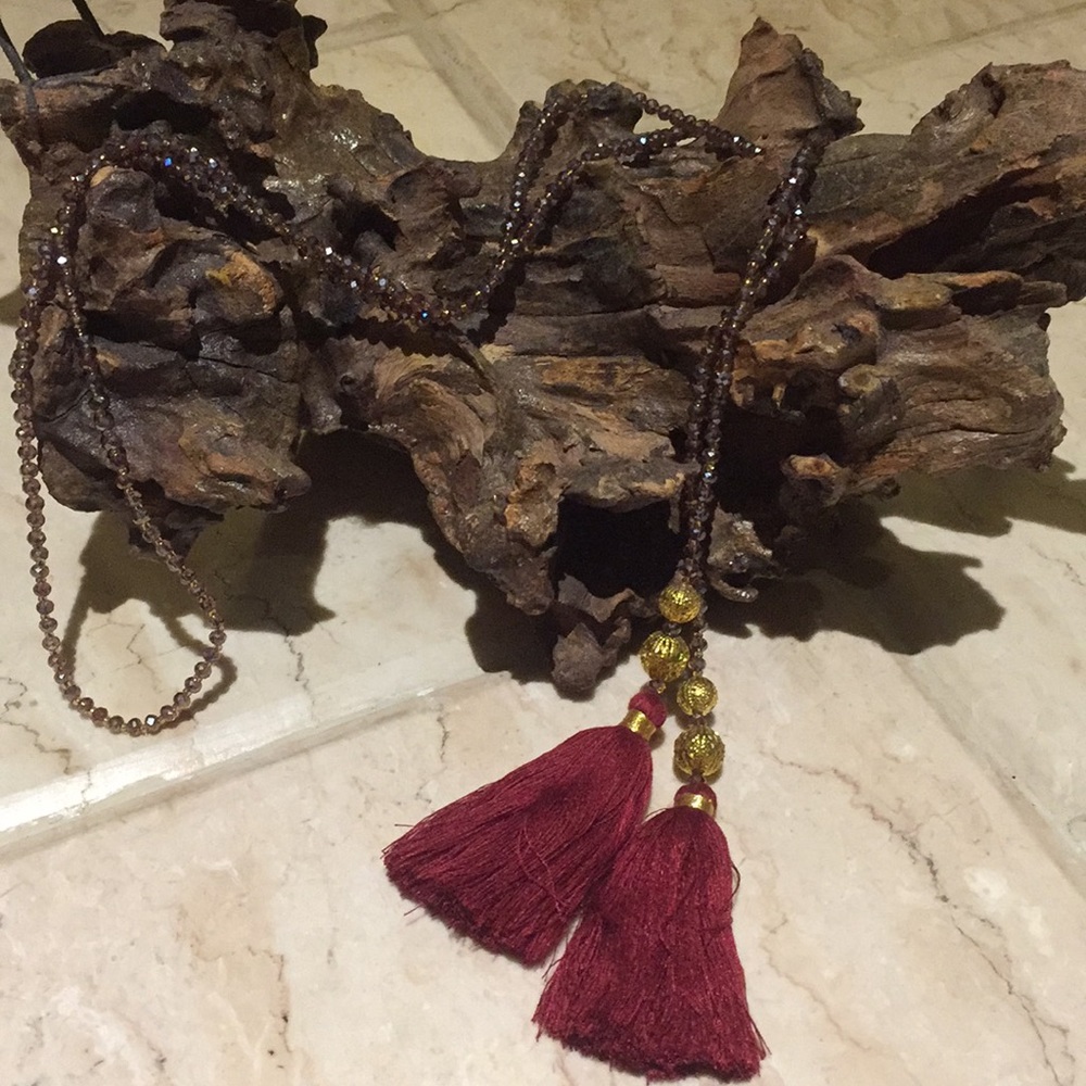 Lariat glass bead burgundy necklace