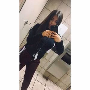 Meet your Posher, Crystal