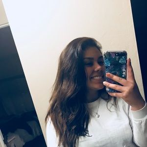 Meet your Posher, Delia