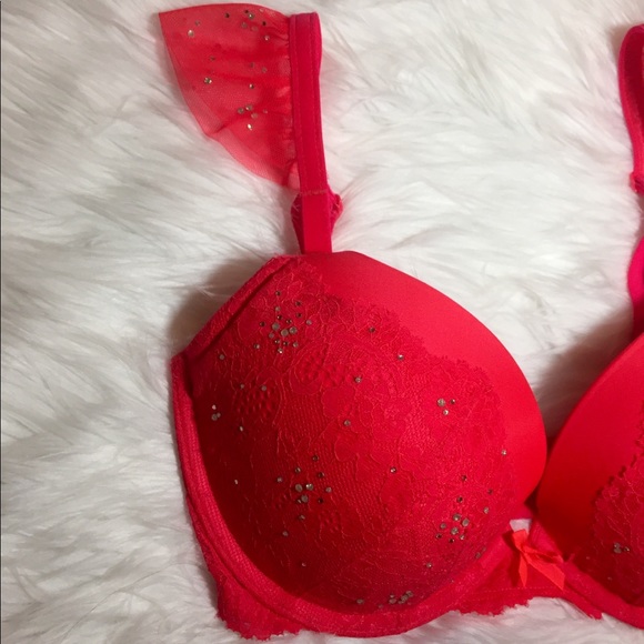Victoria's Secret Push Up Bra - Picture 3 of 4