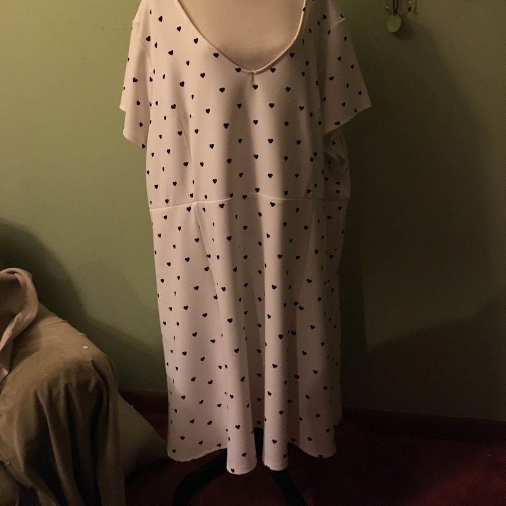 Torrid Size 6 dress white black hearts