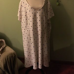 Torrid Size 6 dress white black hearts