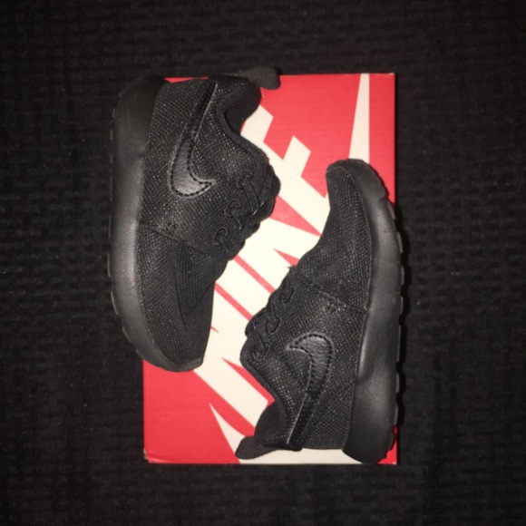 Nike Other - ✨✨Toddler Nike Roshes✨✨