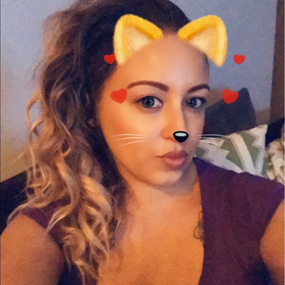 Meet your Posher, Ashley