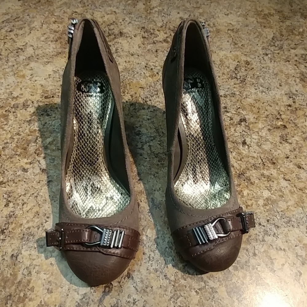 Gianni Bini Brown Wedges - Size 8M (NWOT)