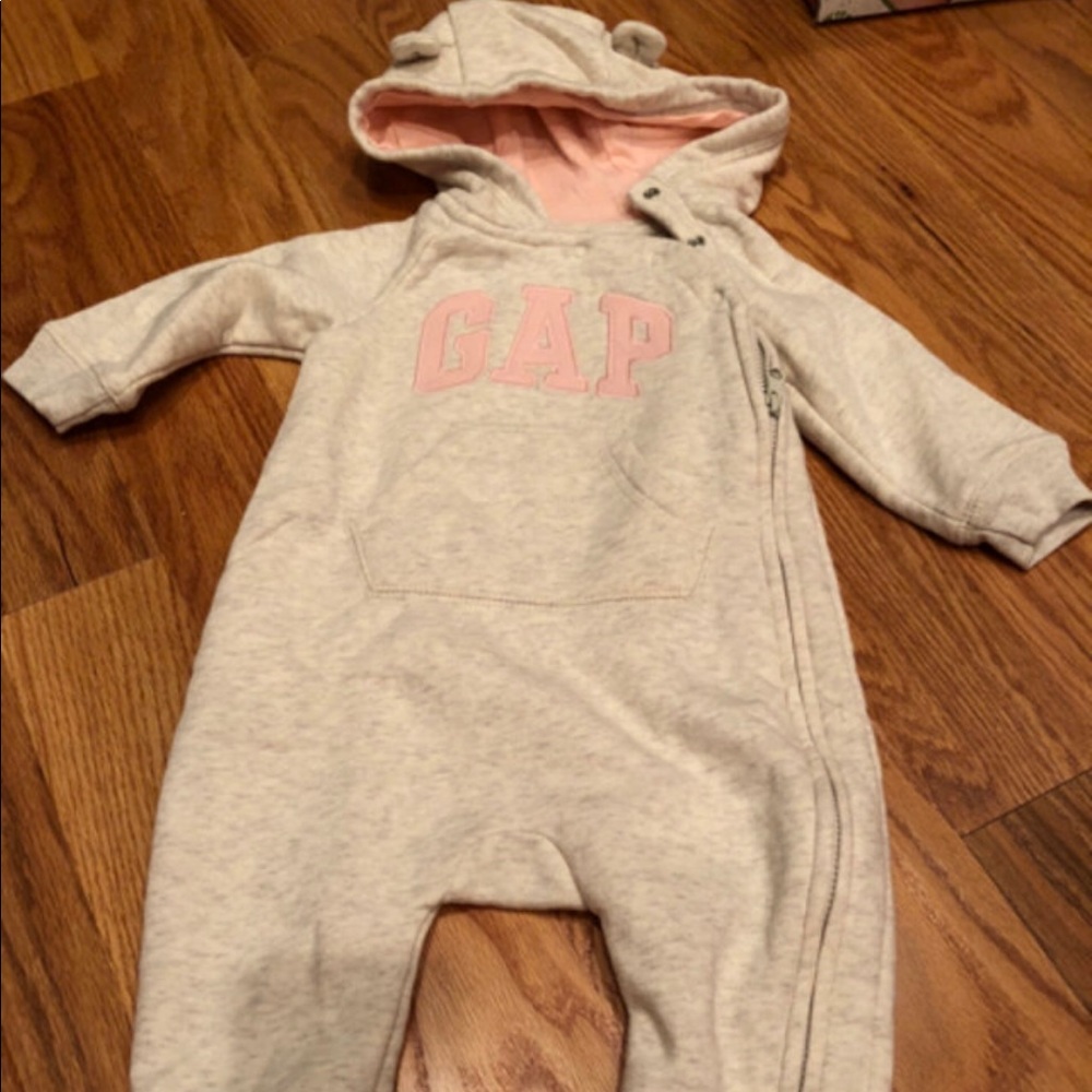 Baby gap 6-9 months fleece body suit nwot!