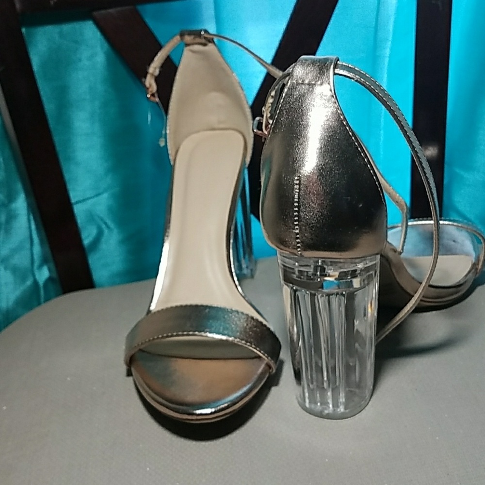 Shoes - Picture 2 of 6