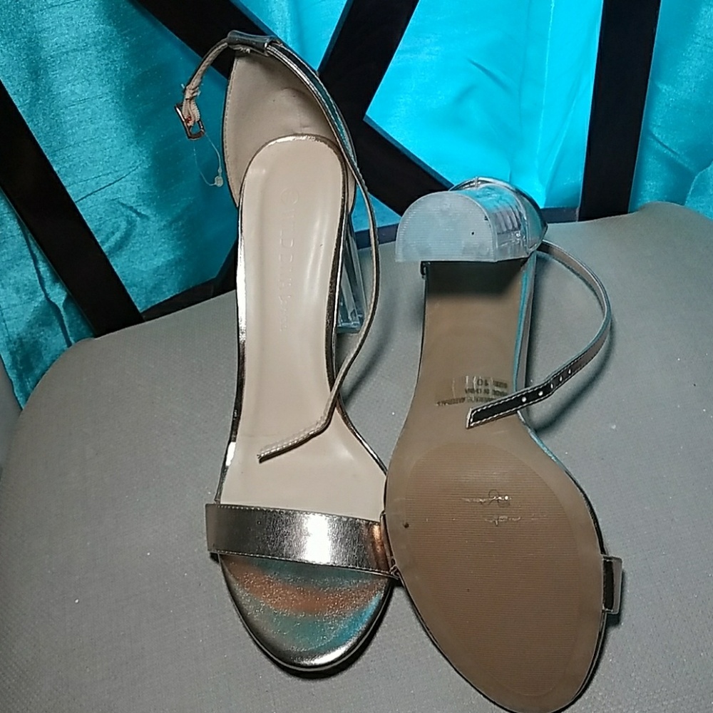 Shoes - Picture 3 of 6