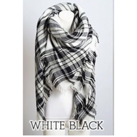 White/ black blanket scarf - Picture 2 of 2