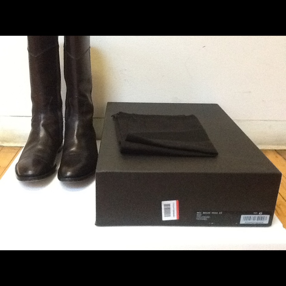 Dsquared2 men boots size 43. Worn 3 times.