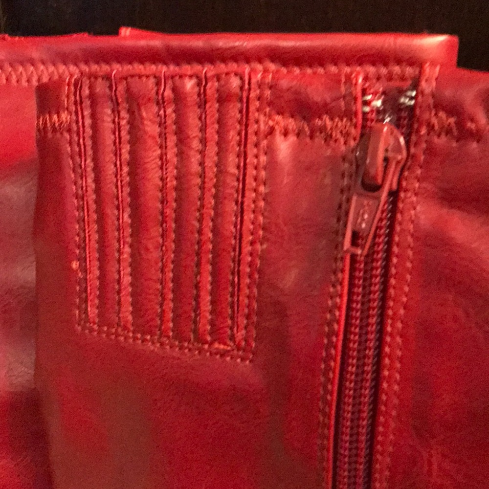 Red boots - Picture 5 of 6