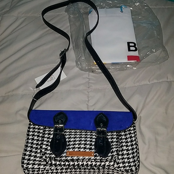 Hand Bag - Picture 3 of 7