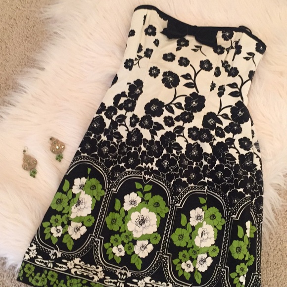 Trina Tarantino green earrings - Picture 5 of 5