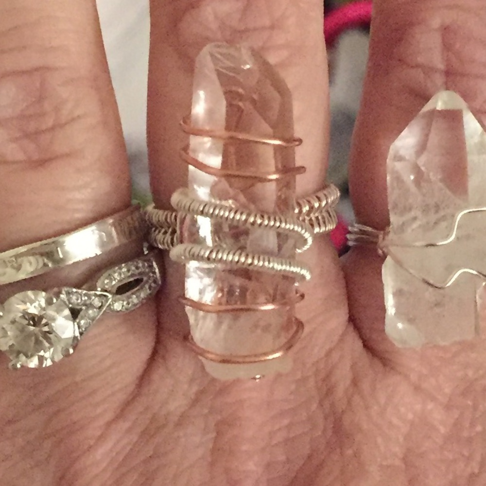 Quartz crystal ring