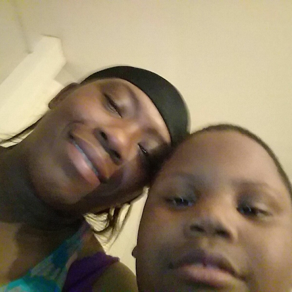 Meet your Posher, Edith - Picture 1 of 1