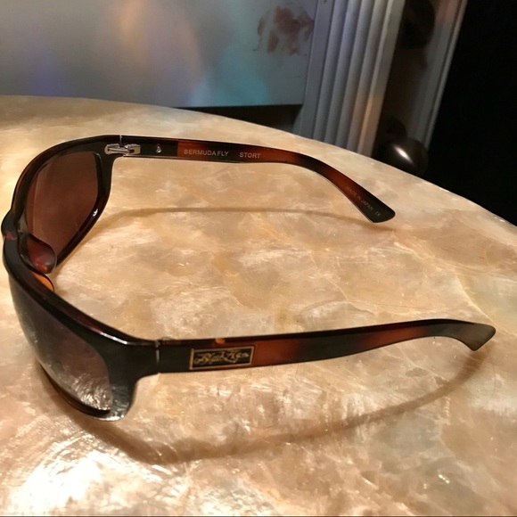 Bermuda Fly Sunglasses - Picture 7 of 9