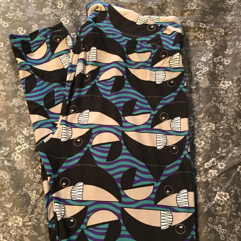 LuLaRoe Shark Leggings TC 🦄🦈