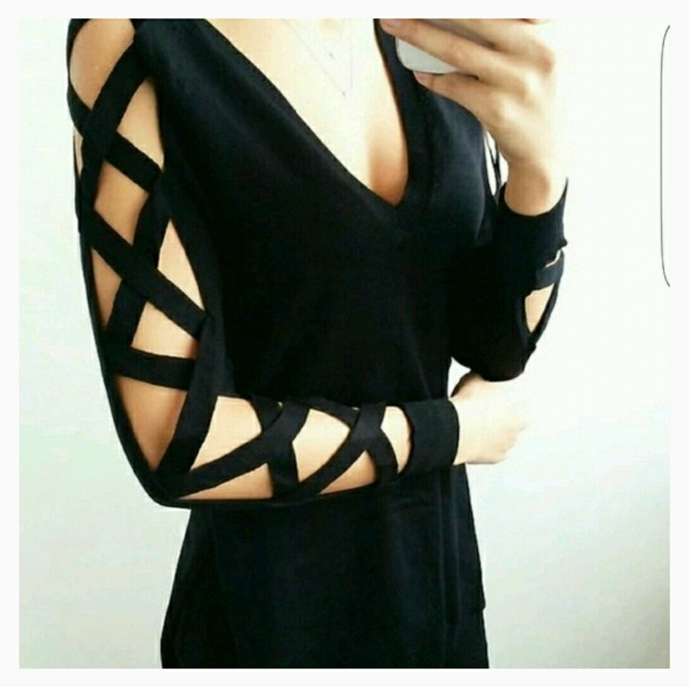 Cutout crisscross sleeves sweater Pullover